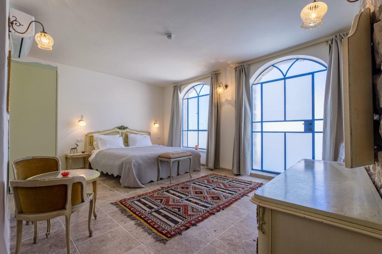 The Way Inn - Boutique Suites Цфат Экстерьер фото